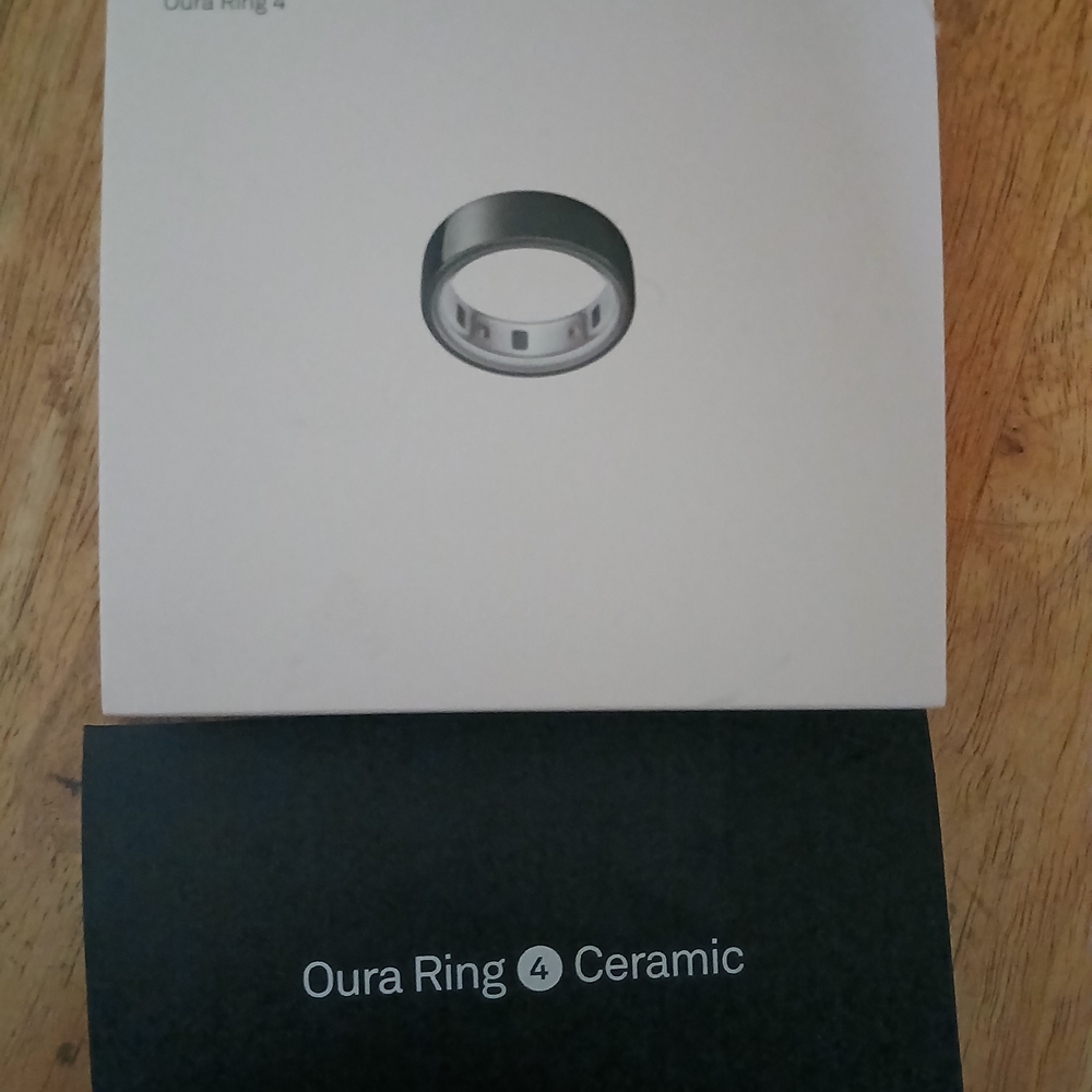 Oura Ceramic Ring - Gray and Silver